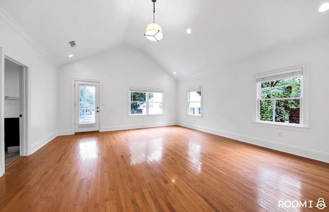 Life Unlocked Rentals's room
