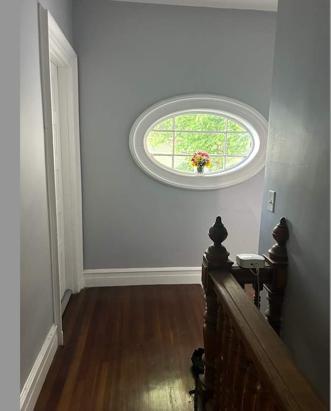 CAROLINE's room
