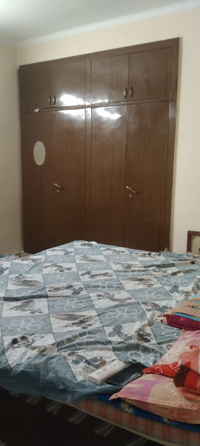 Komal's room