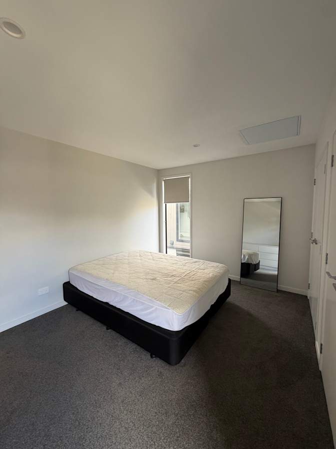 Chelsea Hirschmann's room