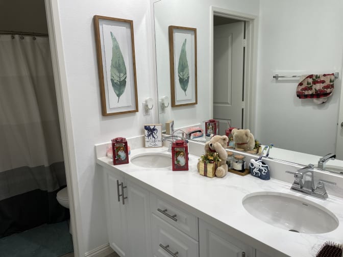 Vivian's room