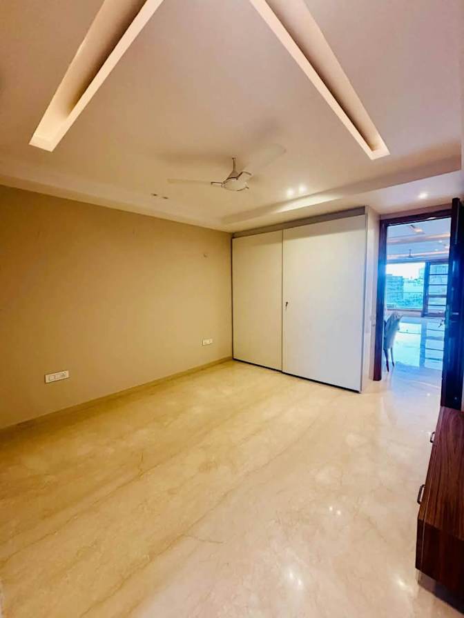 Divyanshi's room