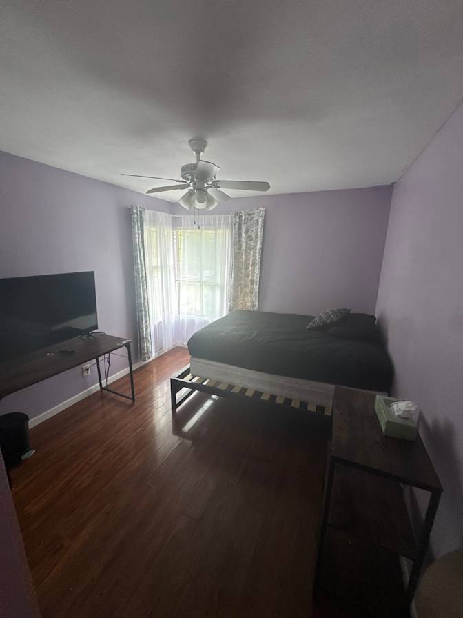 Kaystal's room
