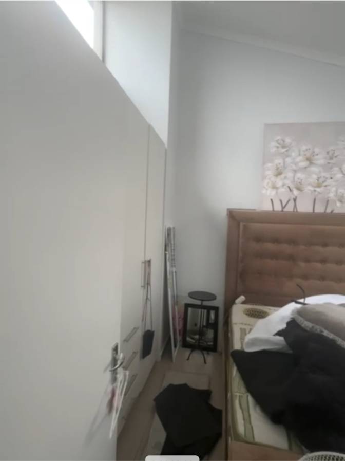 Anzél's room