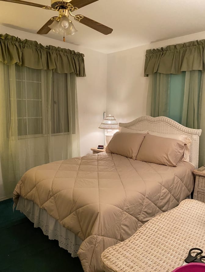 Deon's room