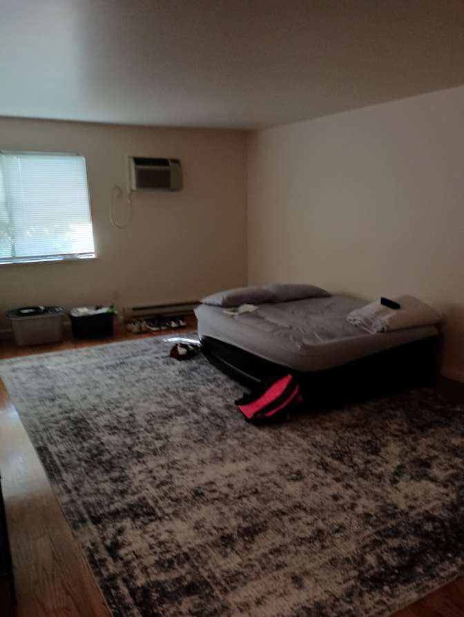 Rolando's room