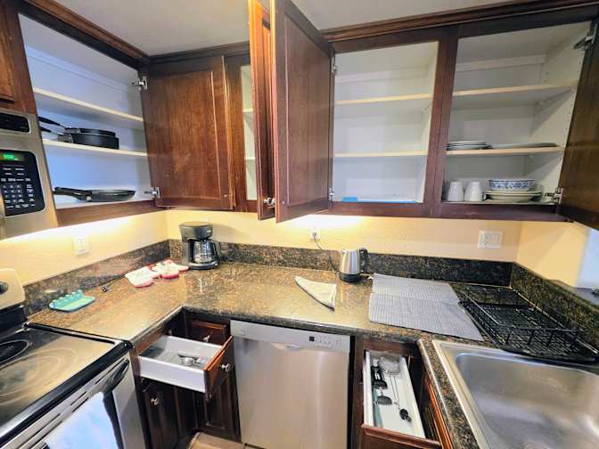 Venetian Condos's room