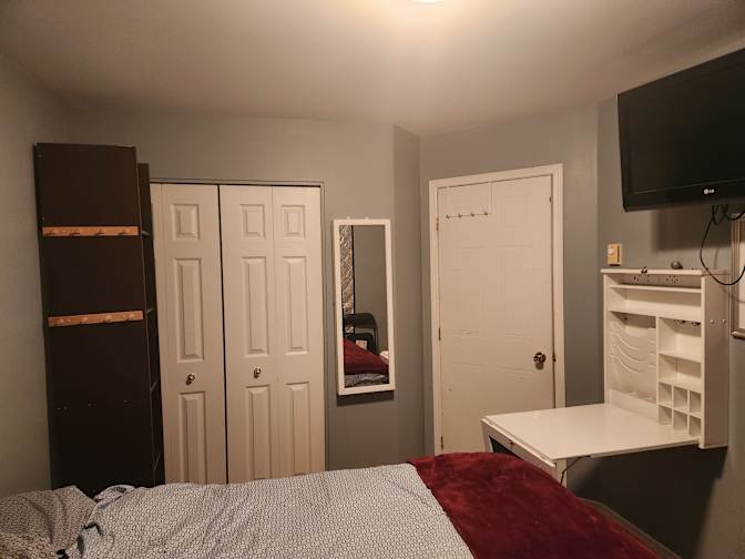 Thay's room