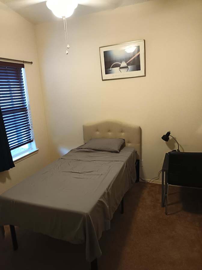Thomas's room