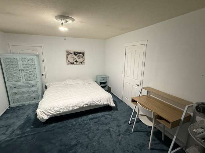 Roxanne's room