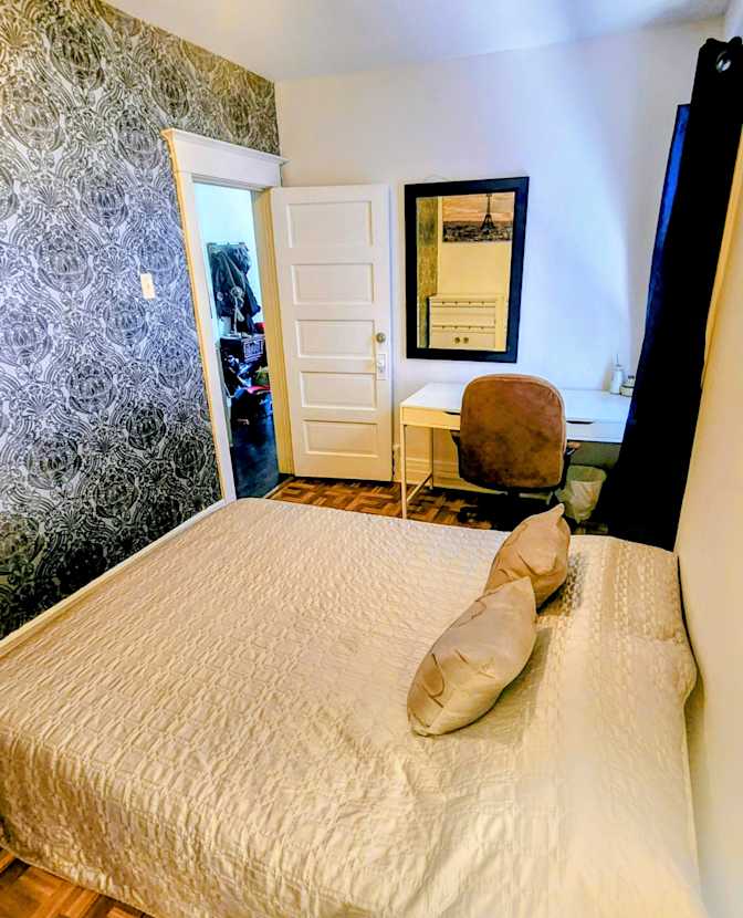Laure's room