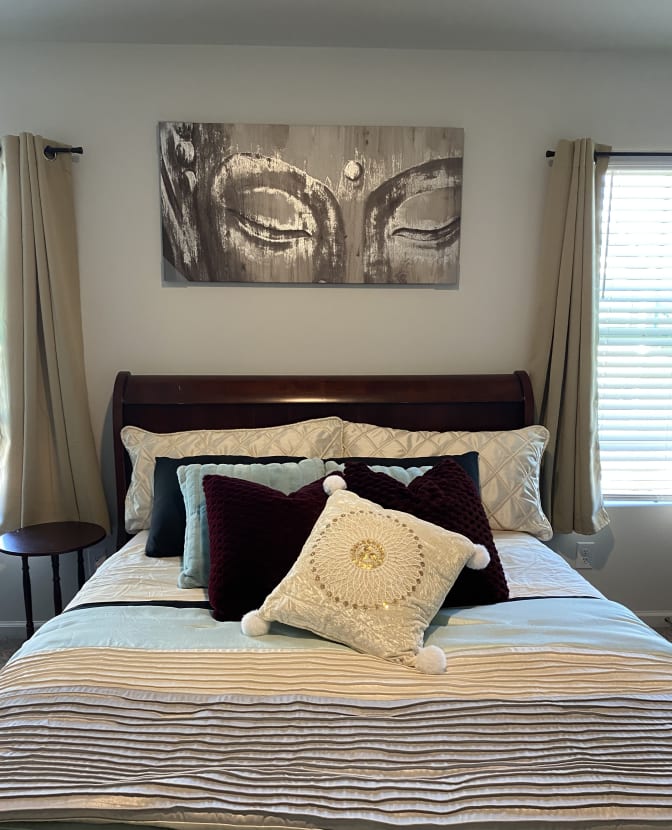Felicia's room
