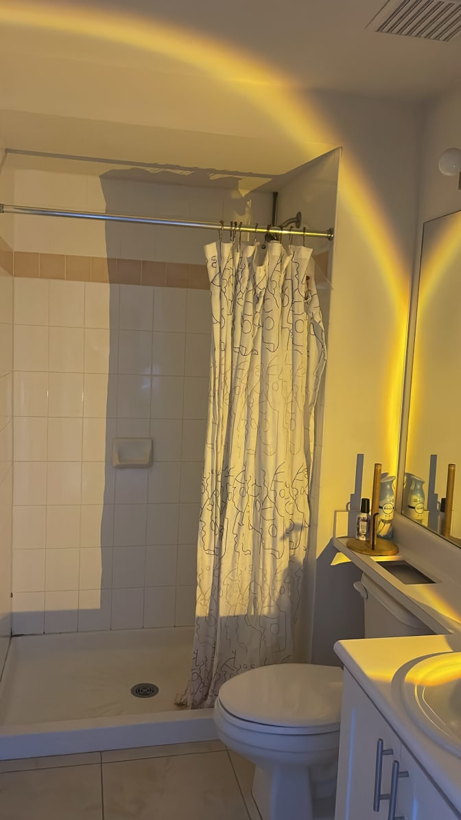 Erich alfonso's room