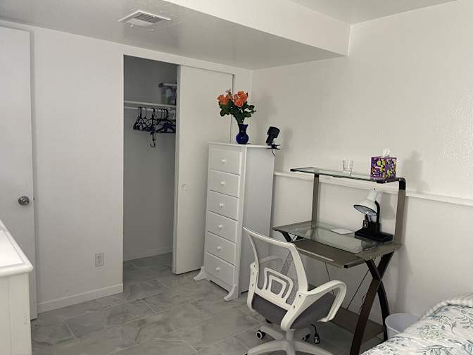 Carmen Hobbs's room