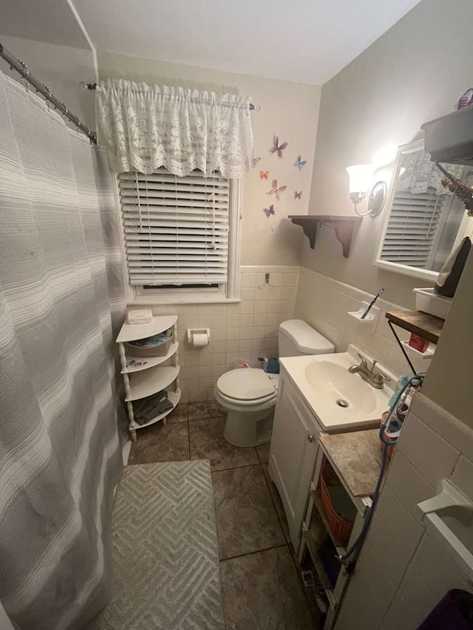 Kelly's room