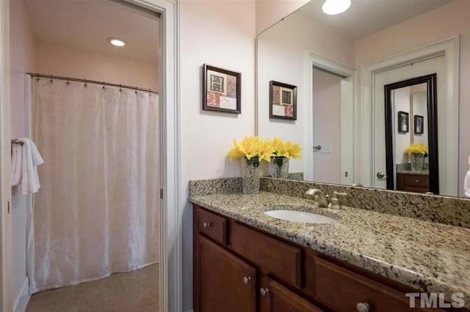 Alcove Rooms's room