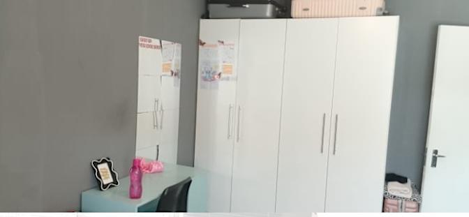 Abdurahgmaan's room