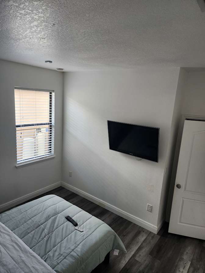 Mauricio's room