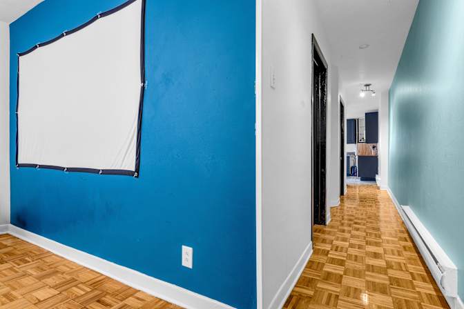 Thomas's room