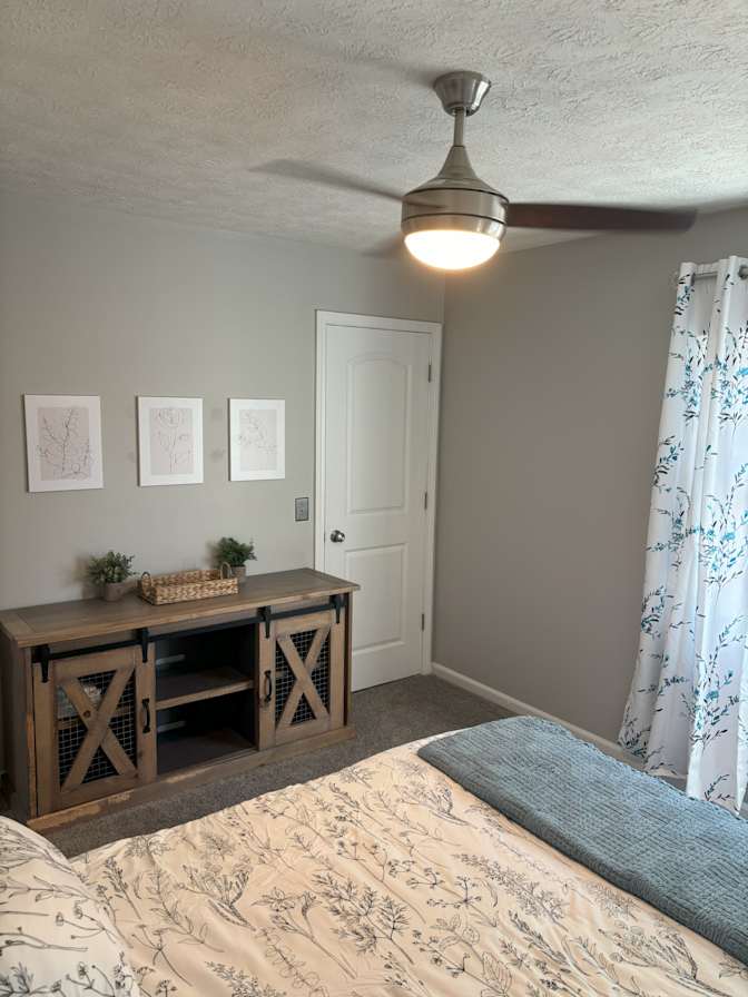 Tracie's room