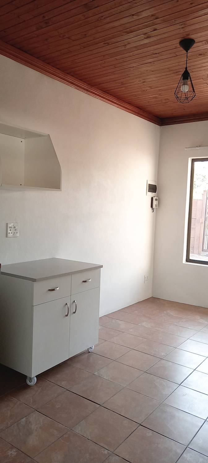 Ali Acmen's room