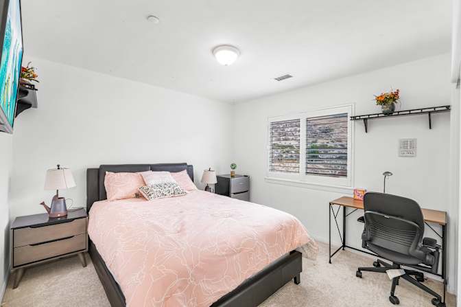 Sandy's room