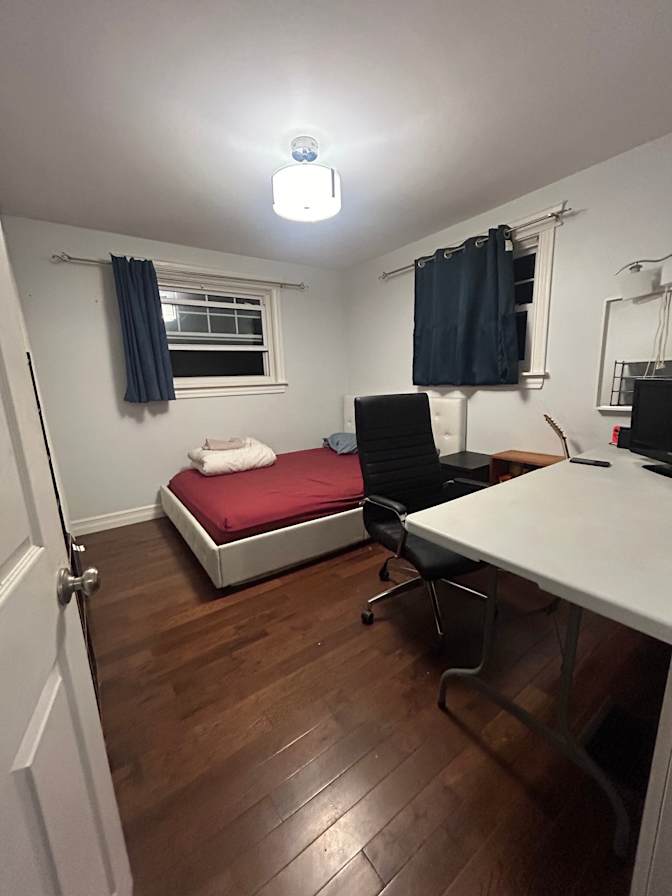 Beshoy's room