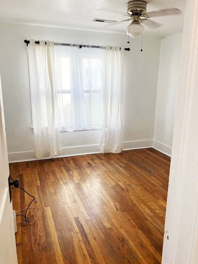 Chris O'Donnell's room