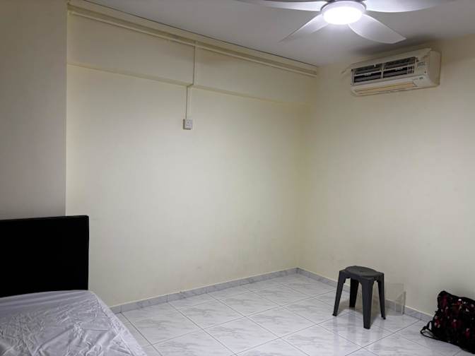 Chong Meng's room
