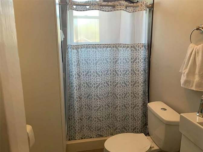 Alcove Rooms's room