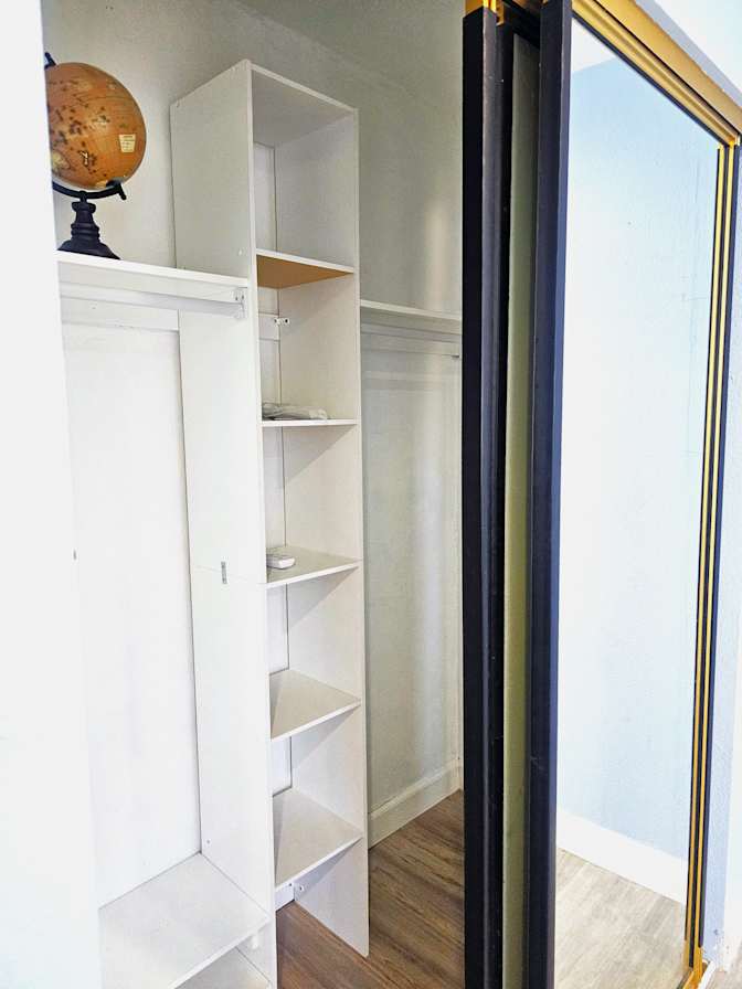 Preston Ellis Company's room