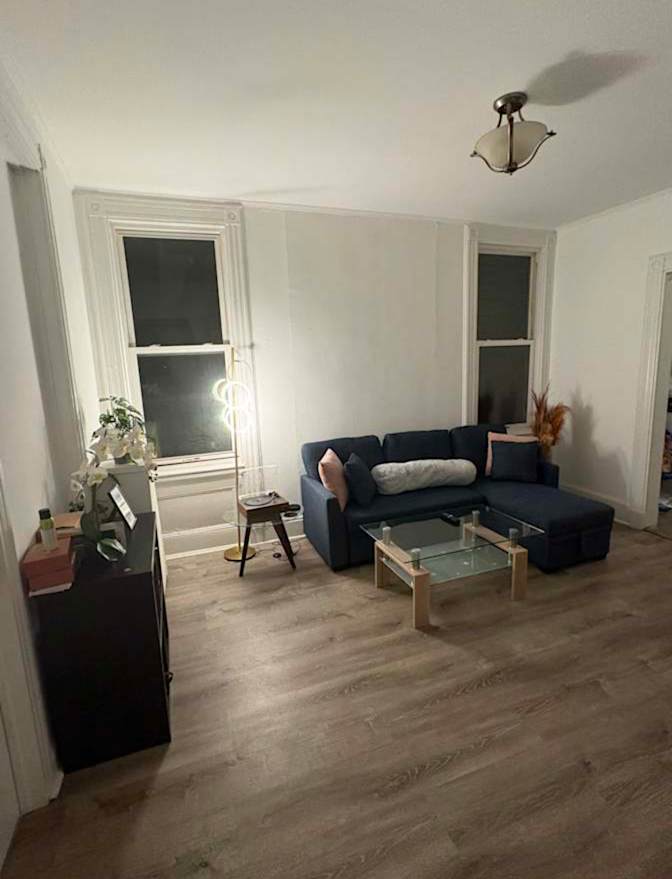 Linh's room