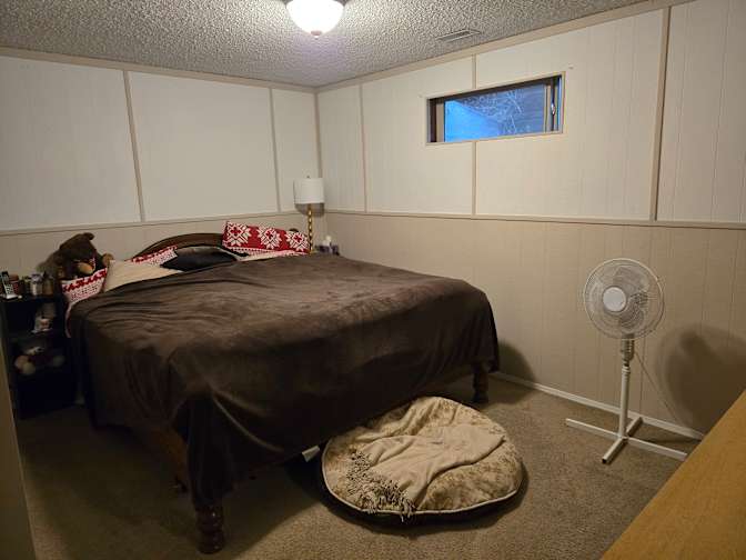 CHRISY's room