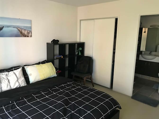 Ronnie PAGUIA's room