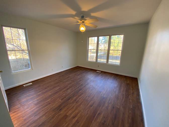 Alcove Rooms's room