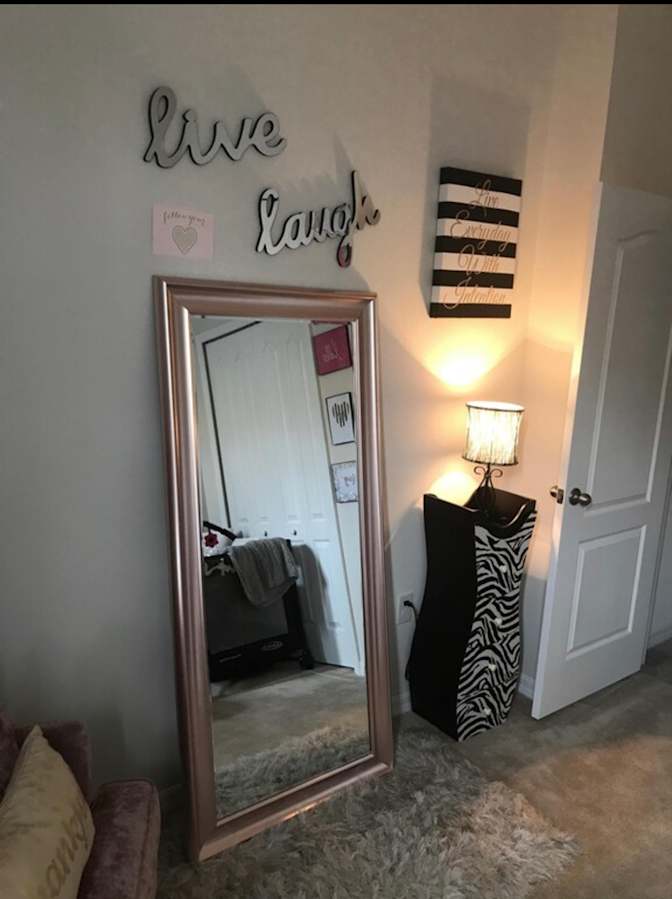 Merri Tabor's room