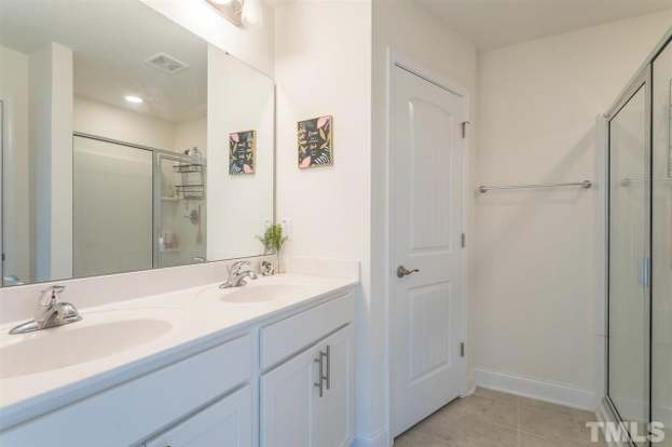 Alcove Rooms's room