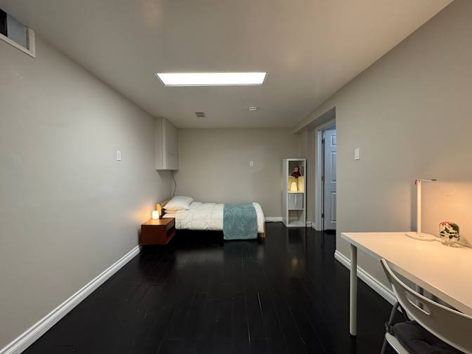 Jeong's room