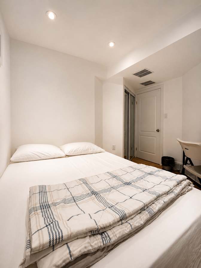 Caroline's room