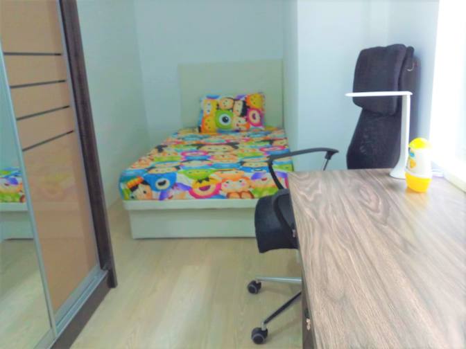 Roomy's room