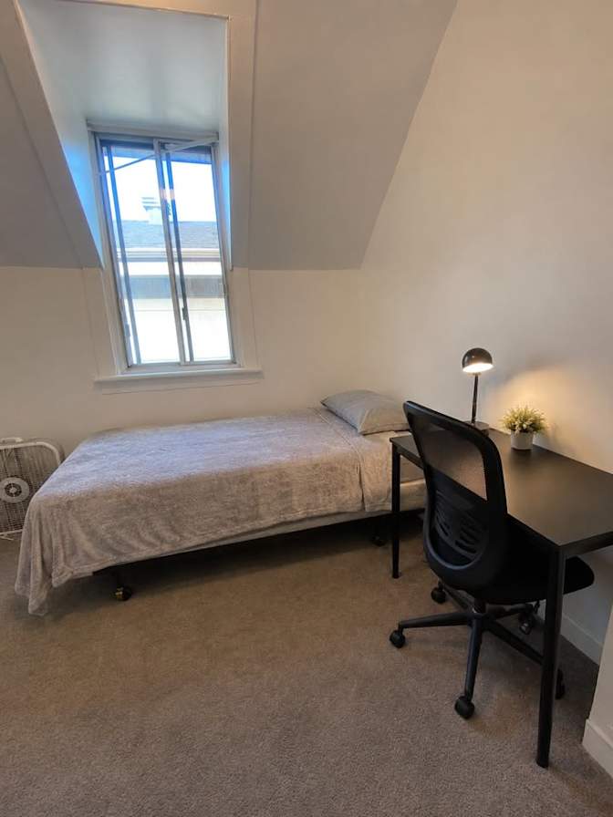 Issa's room