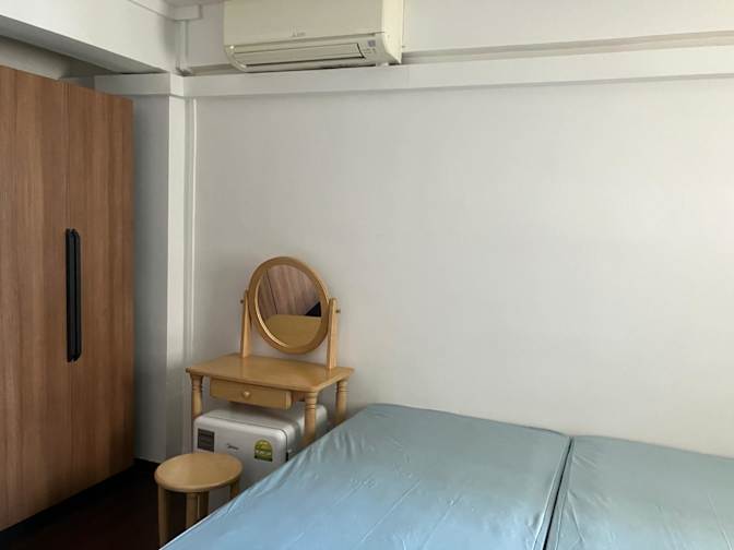 F's room