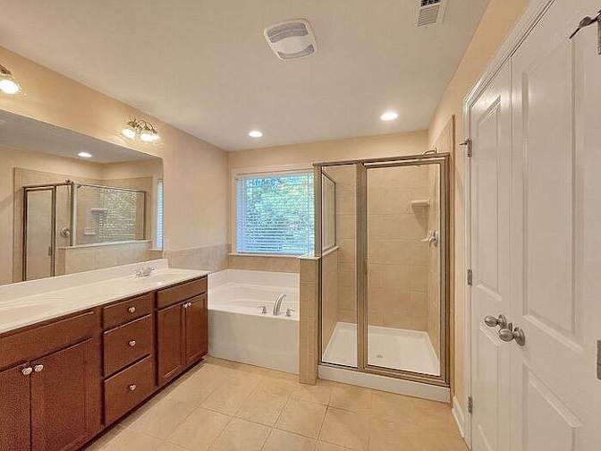 Alcove Rooms's room