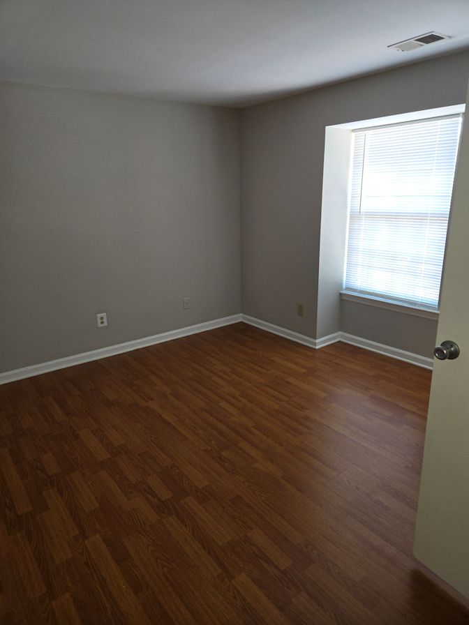 Alcove Rooms's room
