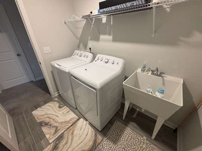 Alcove Rooms's room