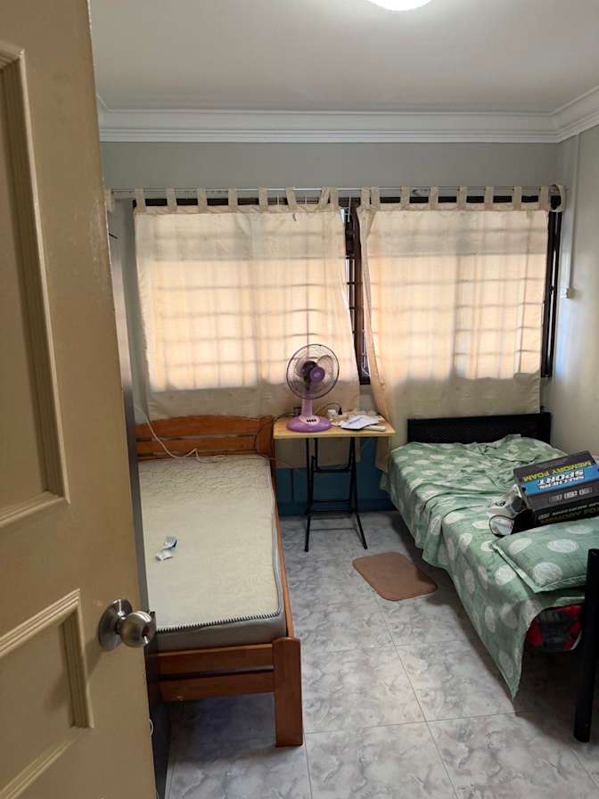 DINESH B's room