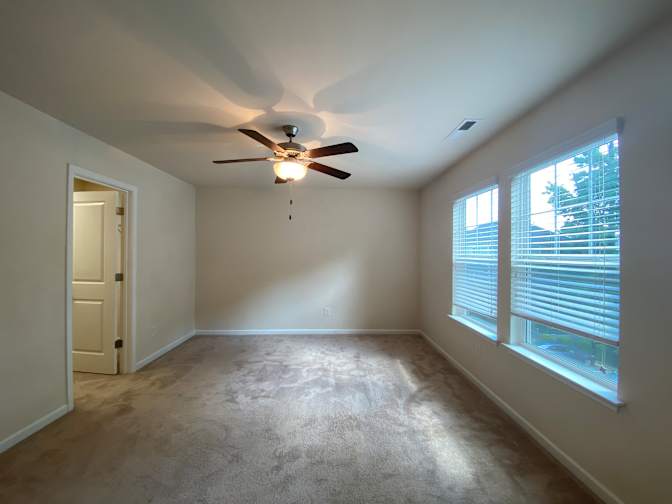 Alcove Rooms's room