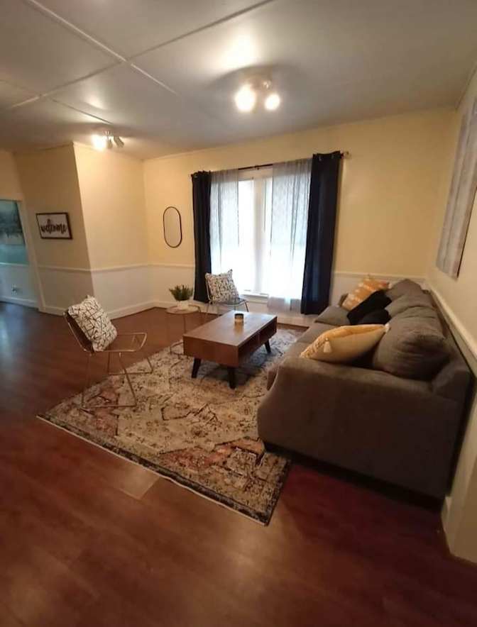 lifedoorrentals's room