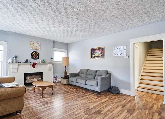 Off Campus's room