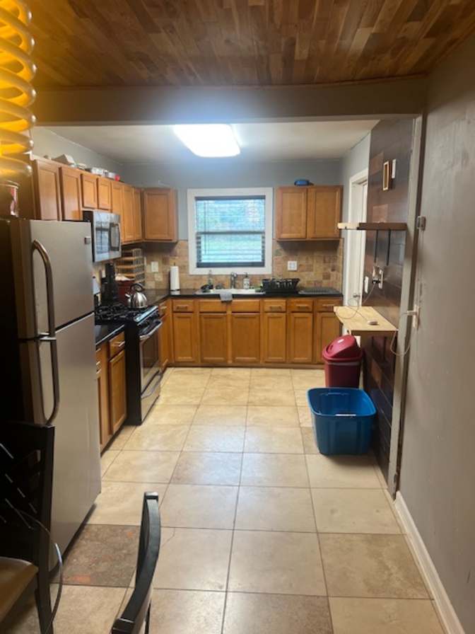 Yates Properties's room